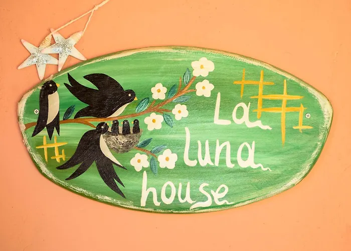 Daire La Luna House