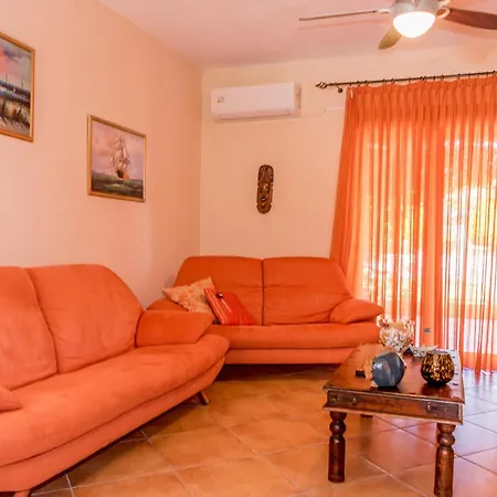 La Luna House * Πευκοχώρι