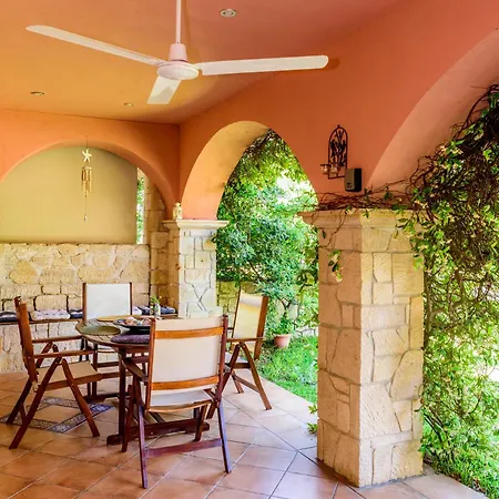 La Luna House * Πευκοχώρι