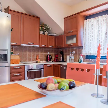 La Luna House דירה